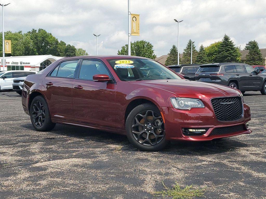 Chrysler 300 2023