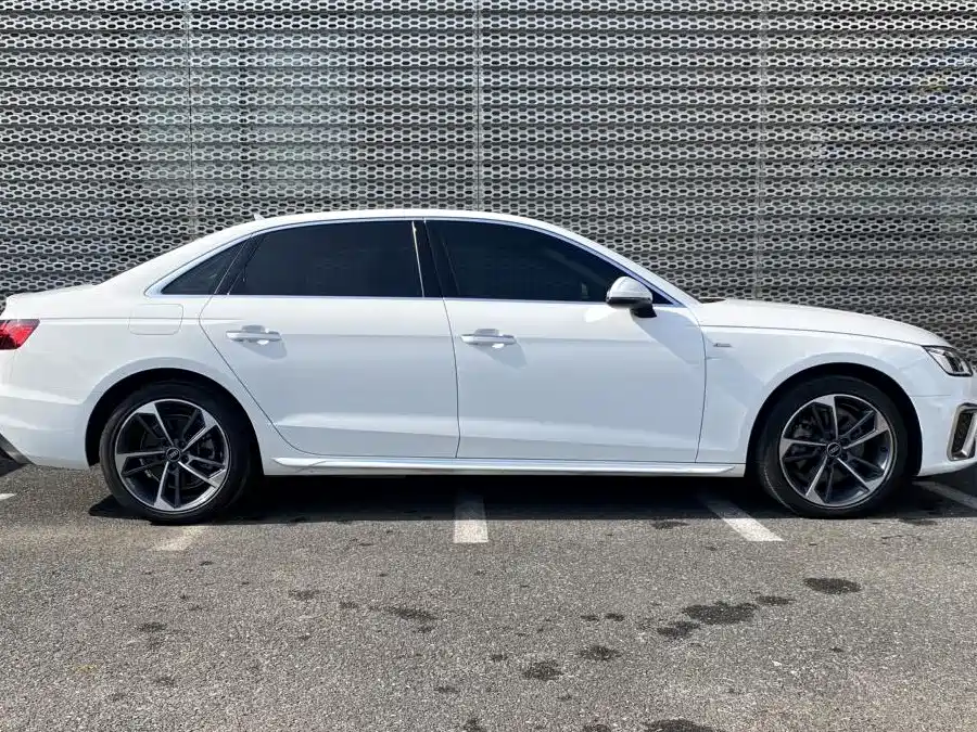 Audi A4 2022