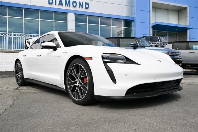 Porsche Taycan 2022