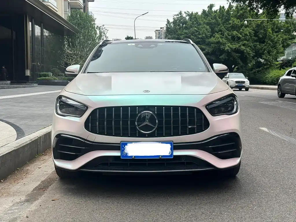 Mercedes-Benz GLA AMG 2021