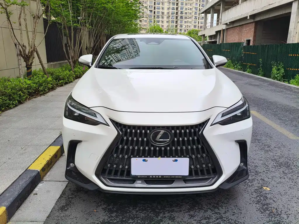Lexus NX 2023