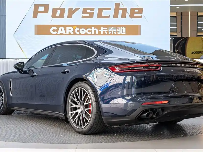 Porsche Panamera 2021