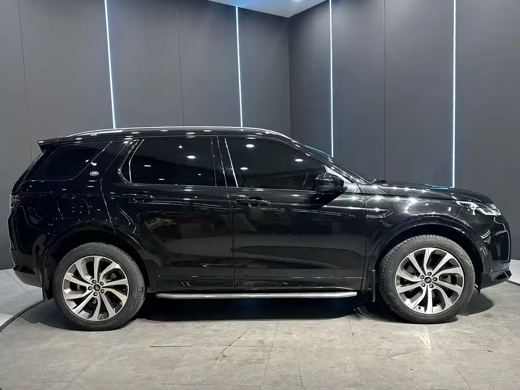Land Rover Discovery Sport 2021