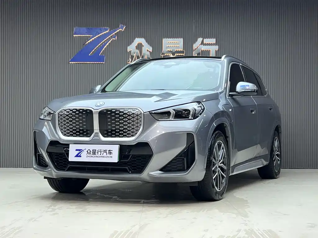 BMW iX1 2024