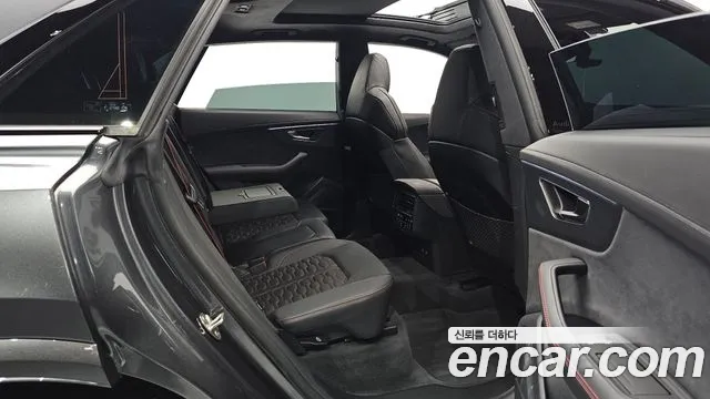 Audi RSQ8 2025