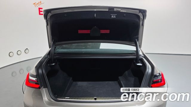 BMW 7 серии 2021
