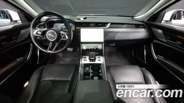 Jaguar XF 2021