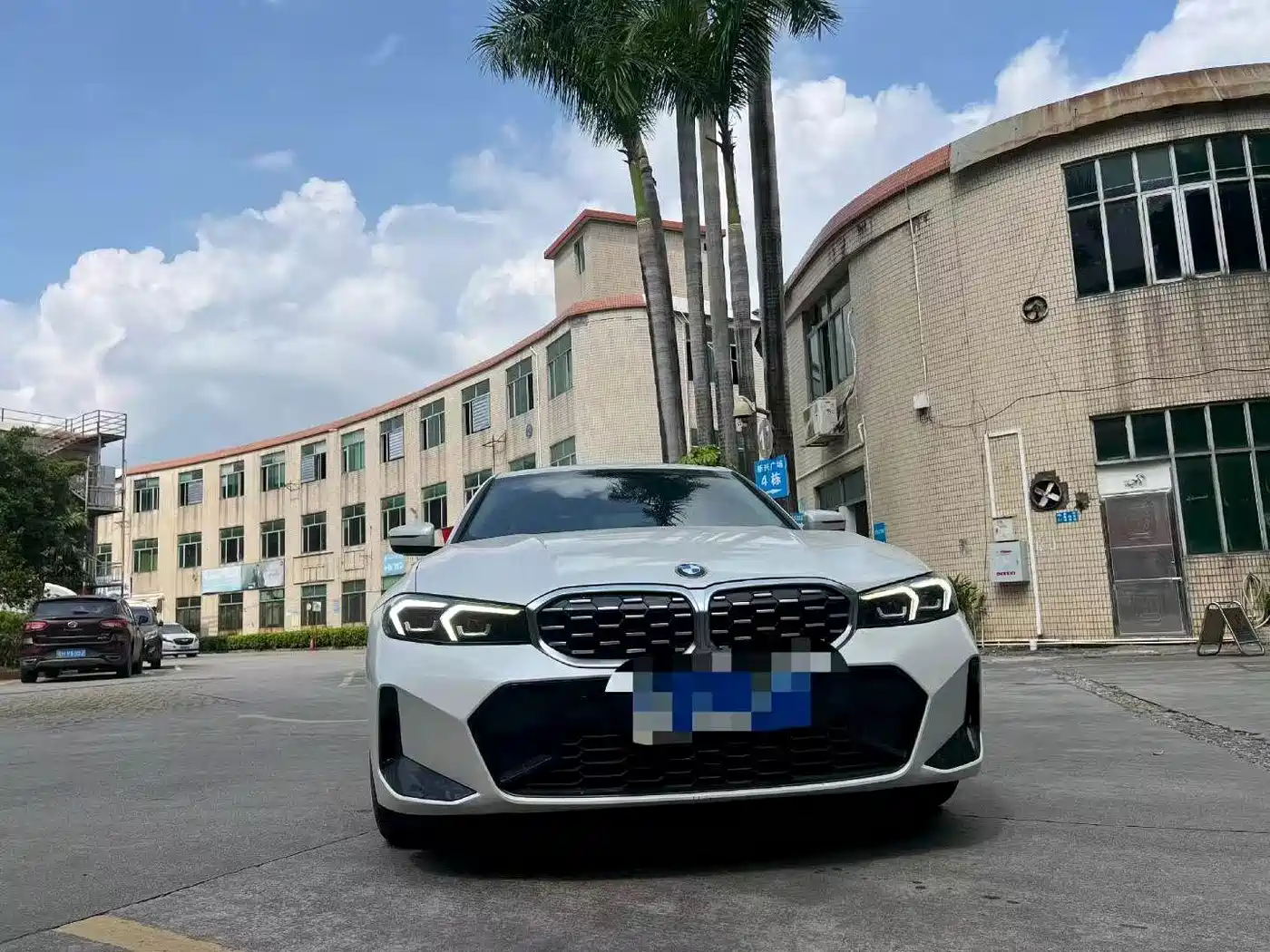 BMW 3 серии 2023