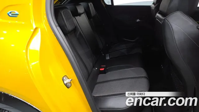 Peugeot 208 2021