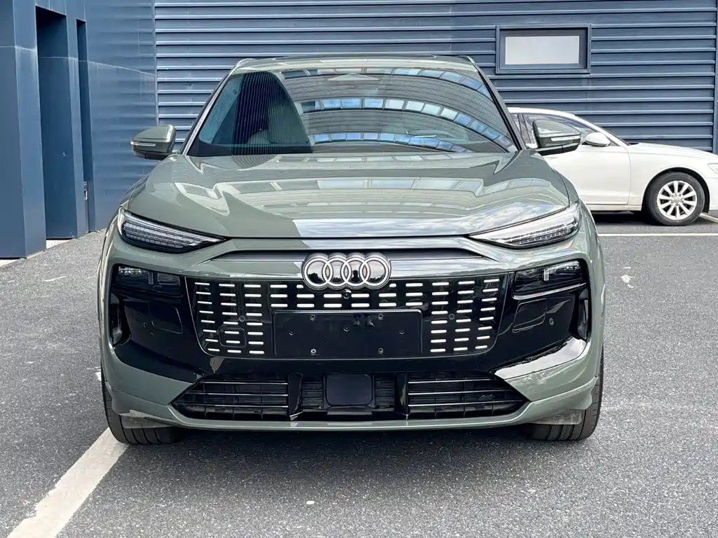 Audi e-tron 2025