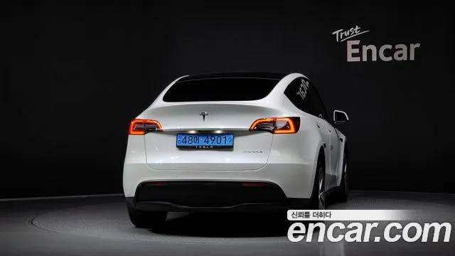 Tesla Model Y 2021