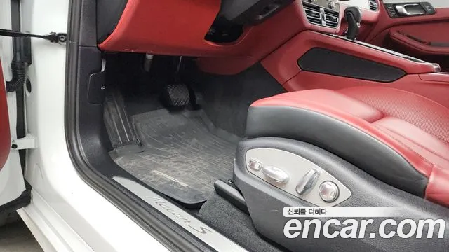 Porsche Macan 2022