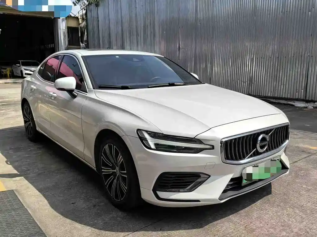 Volvo S60 2022