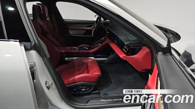 Porsche Taycan 2023