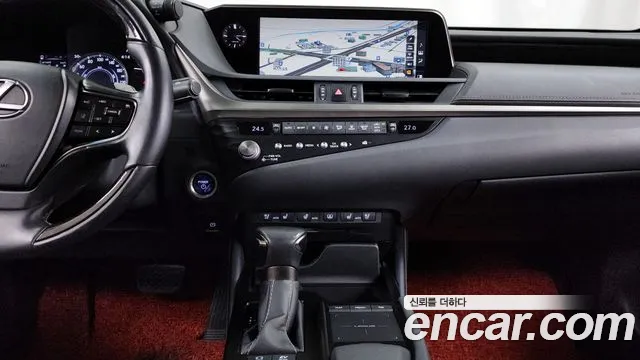 Lexus ES 2021