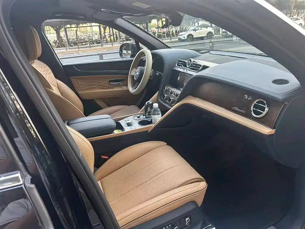 Bentley Bentayga 2023