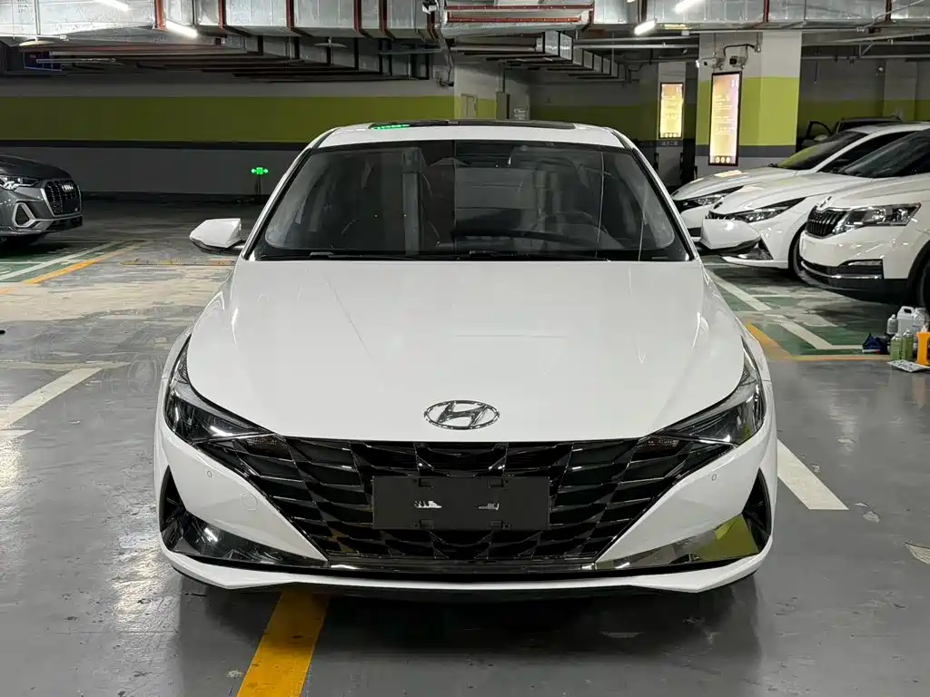 Hyundai Elantra 2023