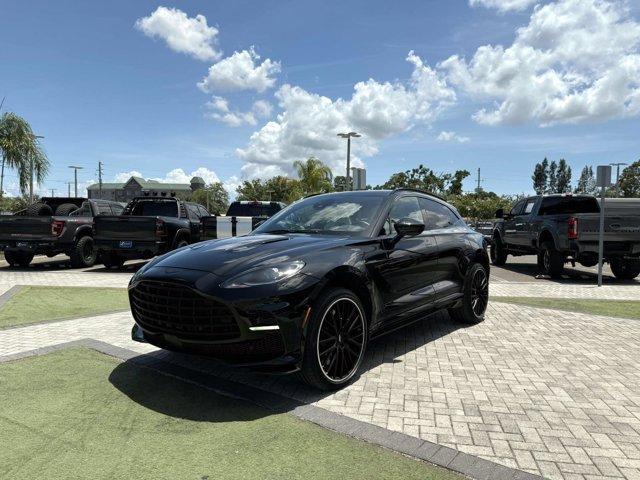 Aston Martin DBX 2023