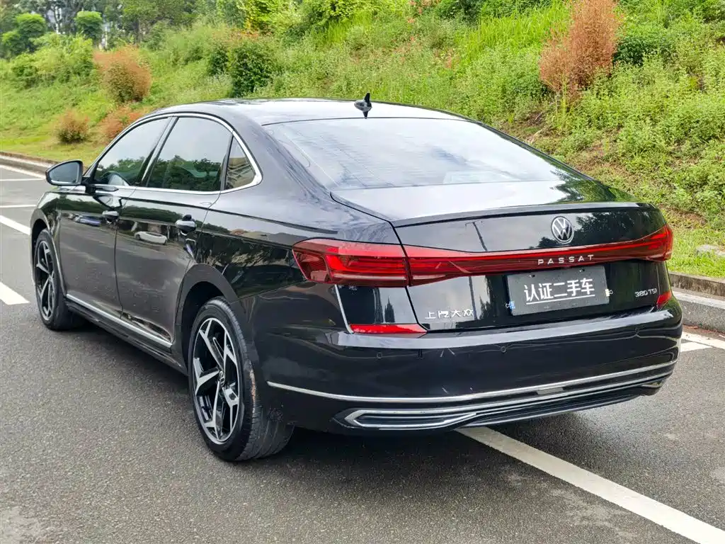 Volkswagen Passat 2024