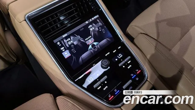 Porsche Panamera 2023