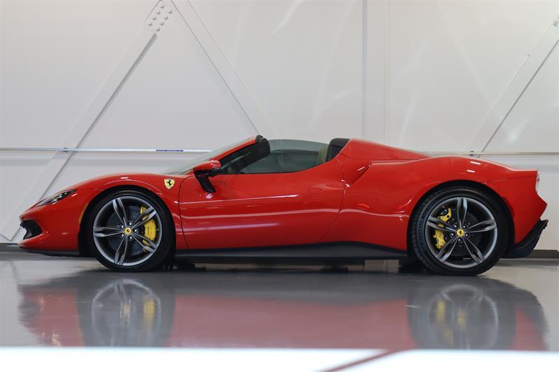 Ferrari 296 GTS 2023