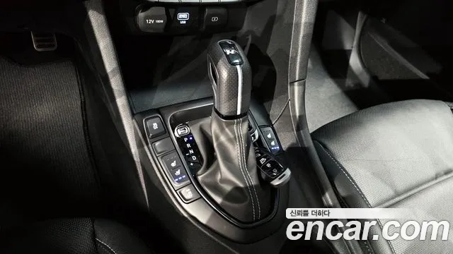 Hyundai Veloster 2022