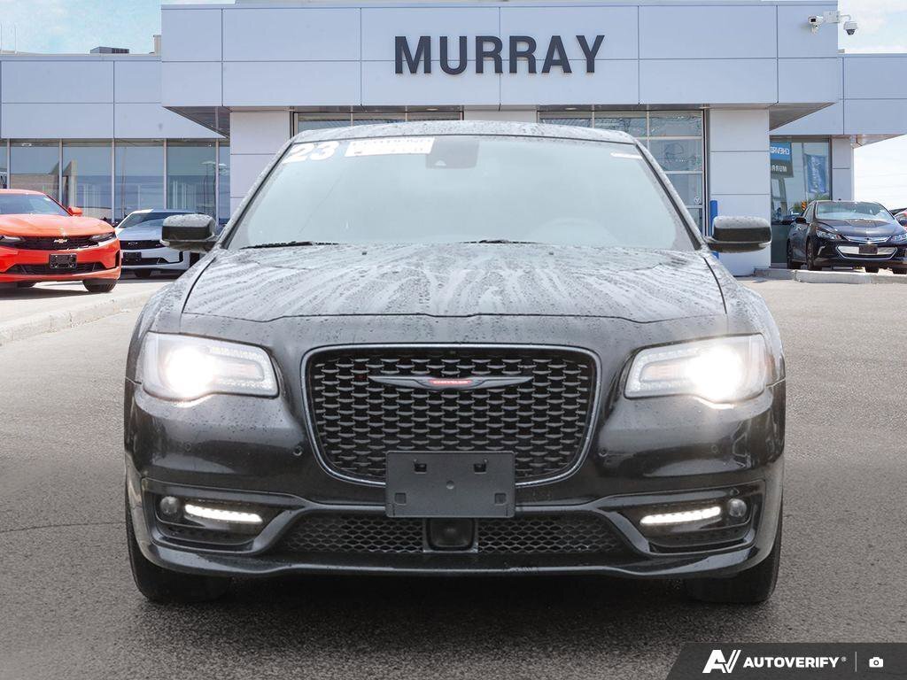 Chrysler 300 2023