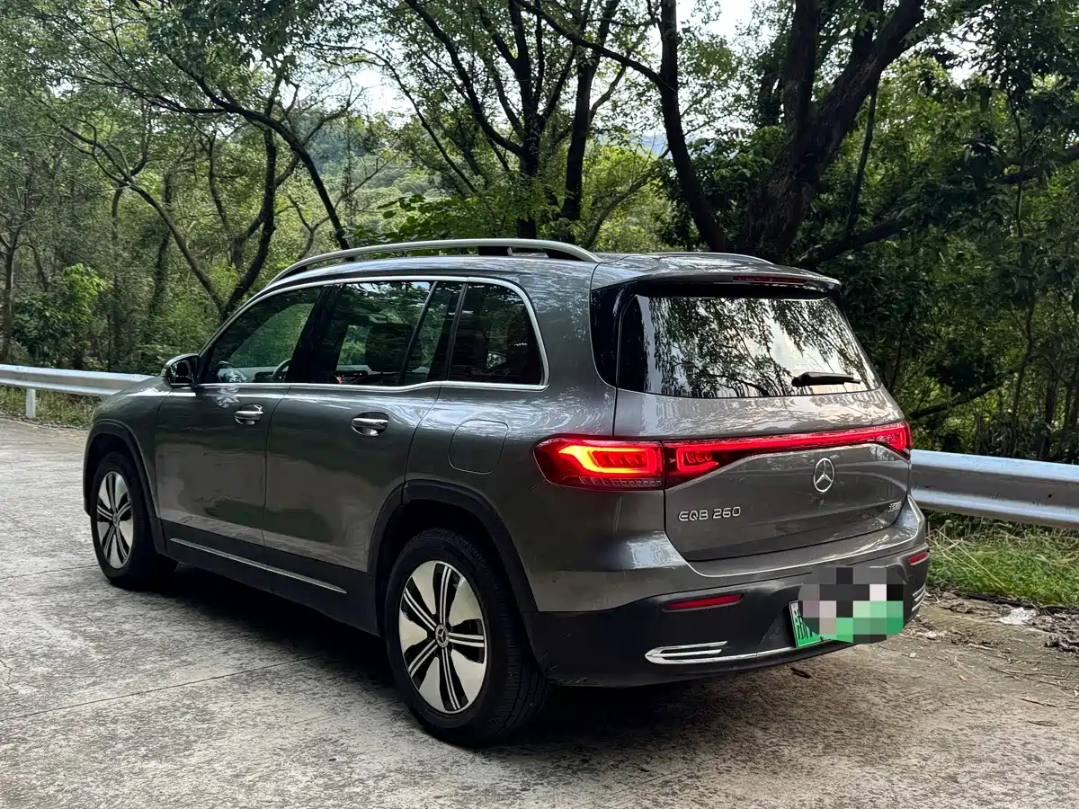 Mercedes-Benz EQB 2024