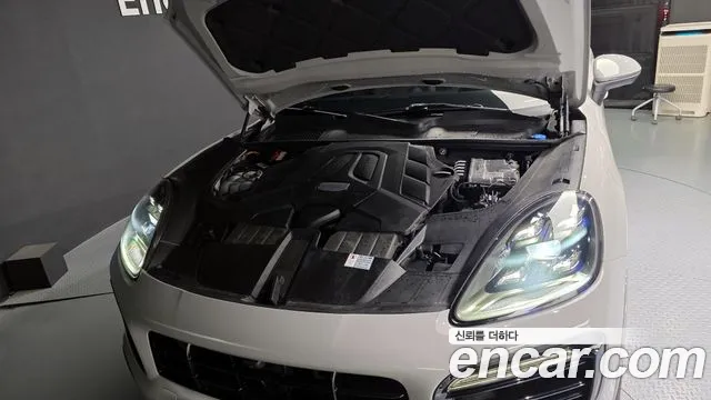 Porsche Cayenne 2021