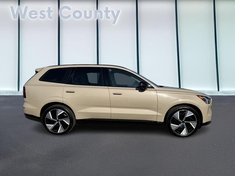Volvo EX90 2025