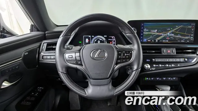 Lexus ES 2024