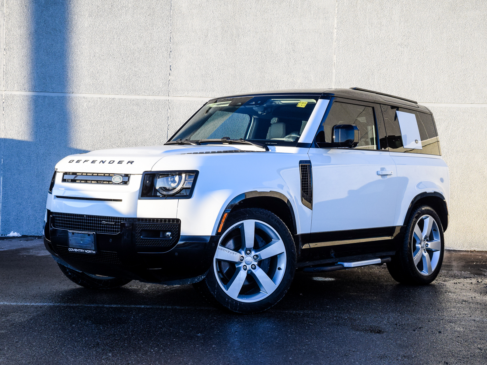 Land Rover Defender 2023