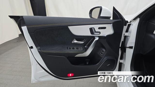 Mercedes-Benz CLA 2025