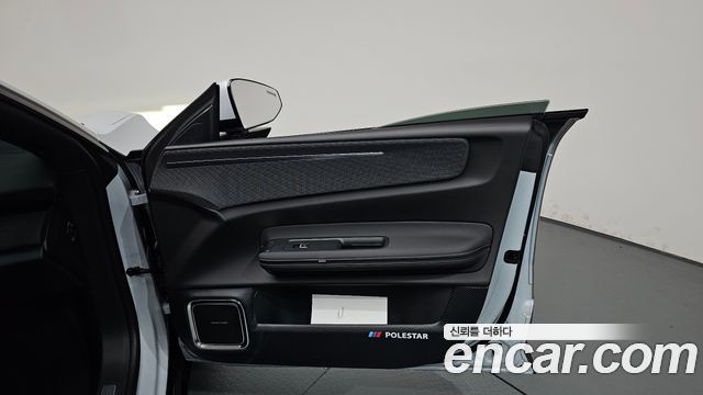 Polestar 4 2025