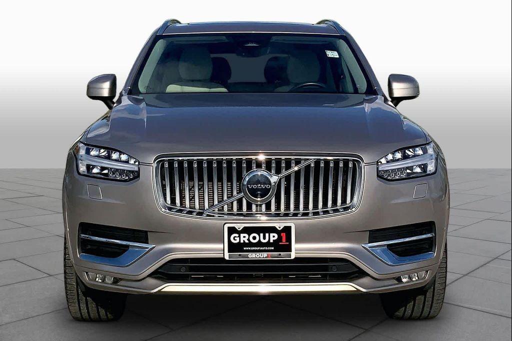 Volvo XC90 2025