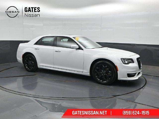Chrysler 300 2022
