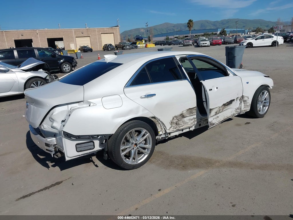 Cadillac CT4 2022