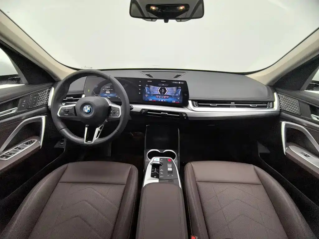BMW iX1 2024