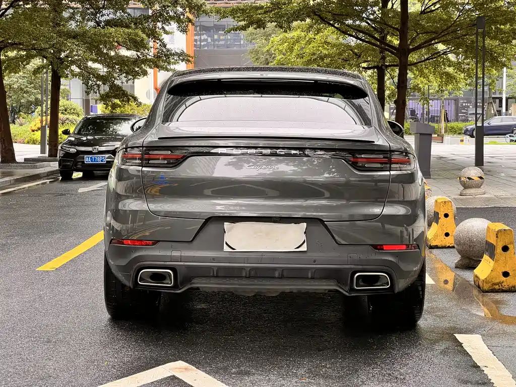 Porsche Cayenne 2022
