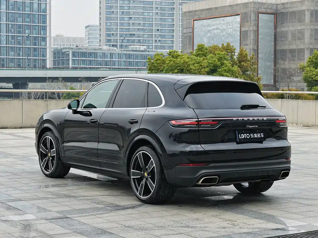 Porsche Cayenne 2022