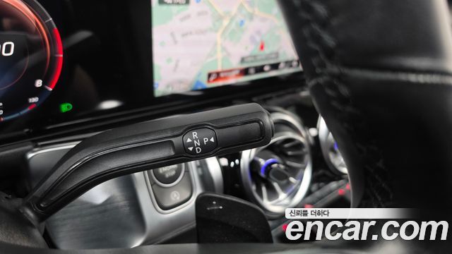Mercedes-Benz GLB 2021