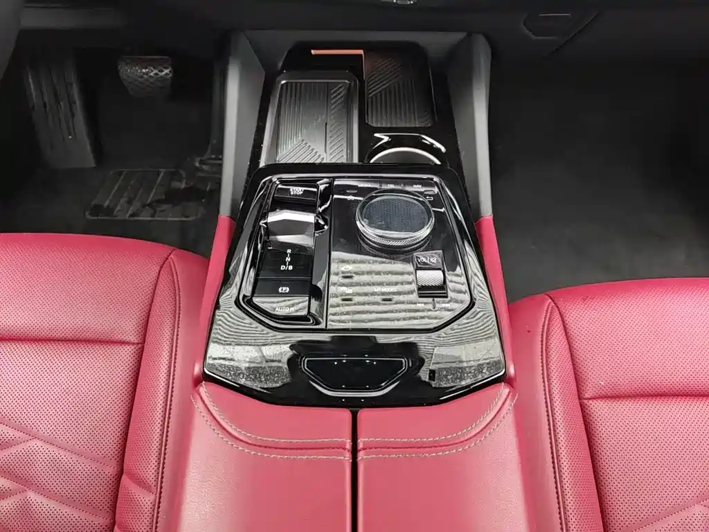 BMW i5 2024