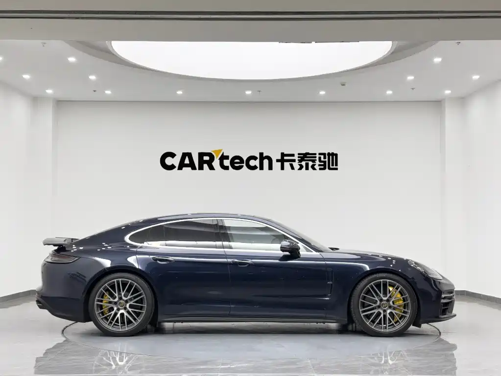 Porsche Panamera 2022