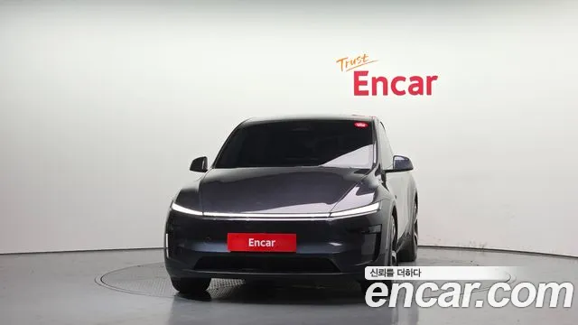 Tesla Model Y 2025