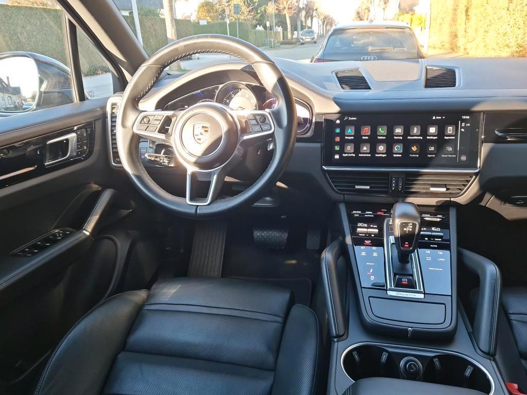 Porsche Cayenne 2022