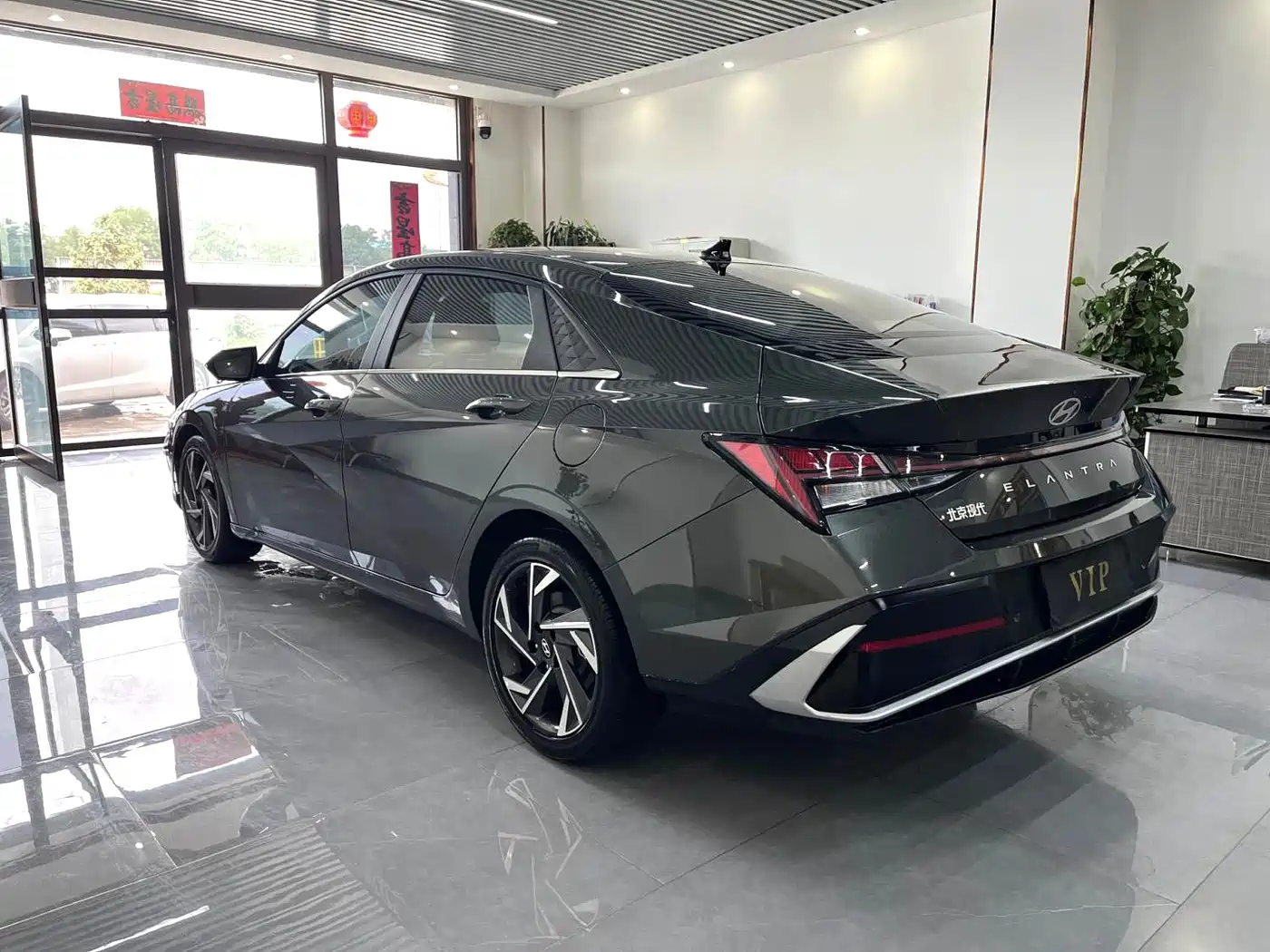 Hyundai Elantra 2024