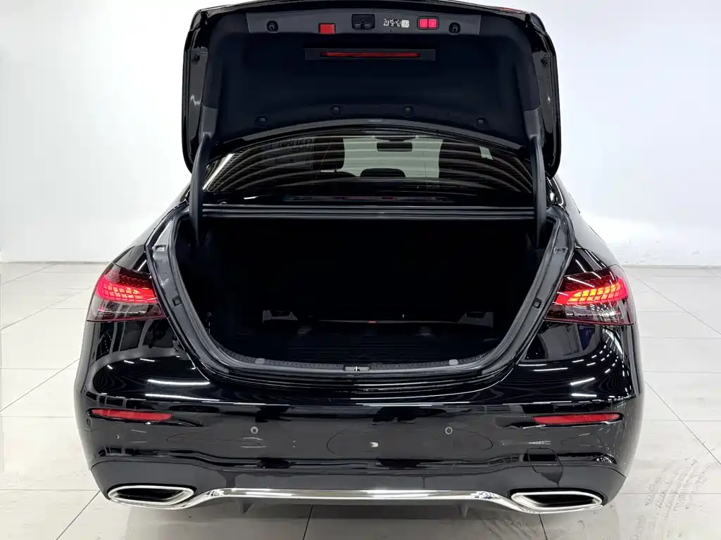 Mercedes-Benz E-Класс 2023