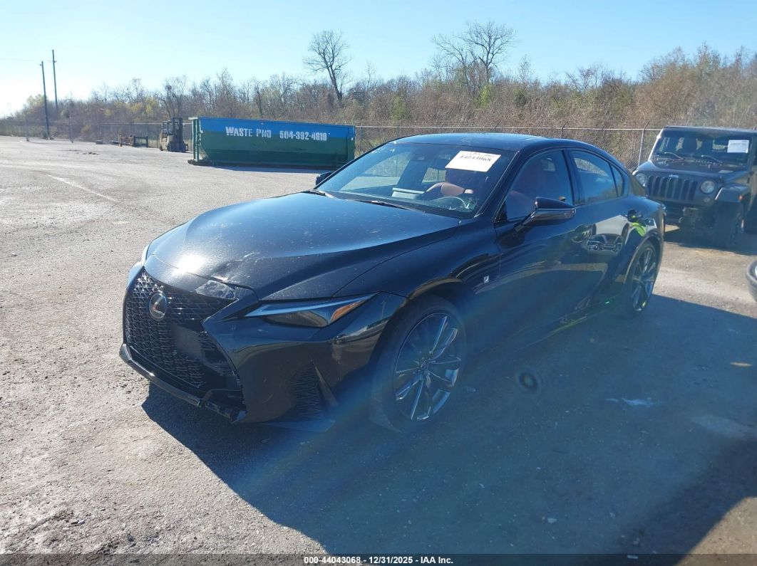Lexus IS 2025
