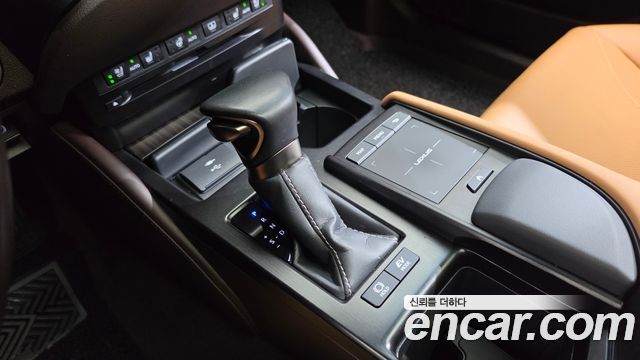 Lexus ES 2021