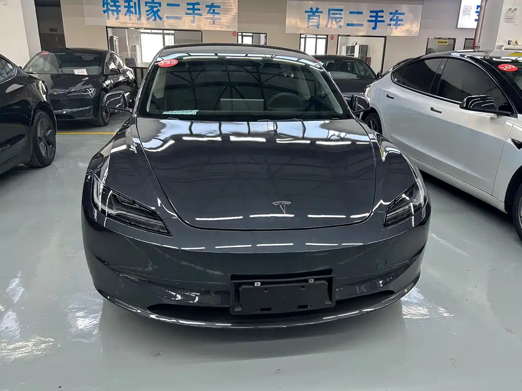Tesla Model 3 2024